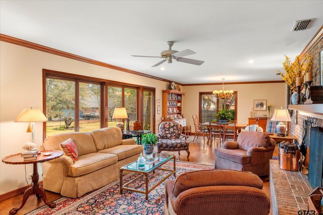 1103 S Williams Ave, Mt Pleasant, TX 75455