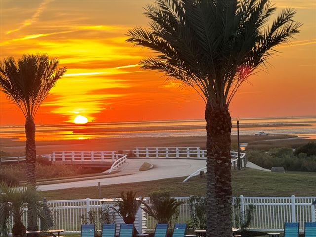 27010 Estuary Drive 102, Galveston, TX 77554
