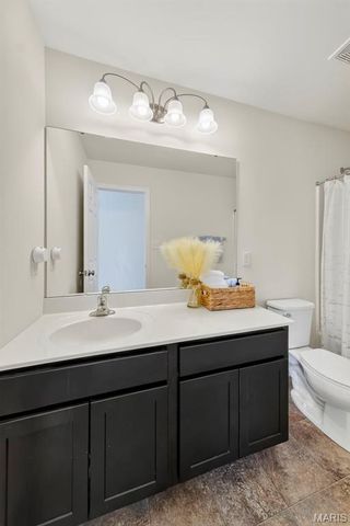 302 Pecan Bluffs Drive, Wentzville, MO 63385