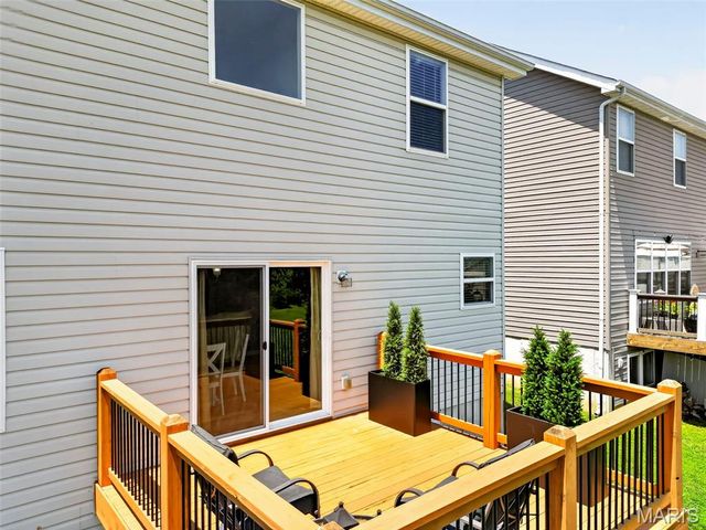 302 Pecan Bluffs Drive, Wentzville, MO 63385
