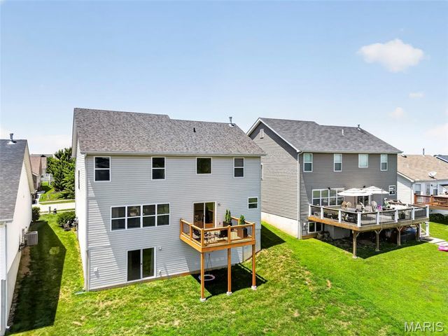302 Pecan Bluffs Drive, Wentzville, MO 63385
