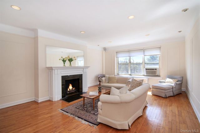 250 Bronxville Road 5A, Bronxville, NY 10708