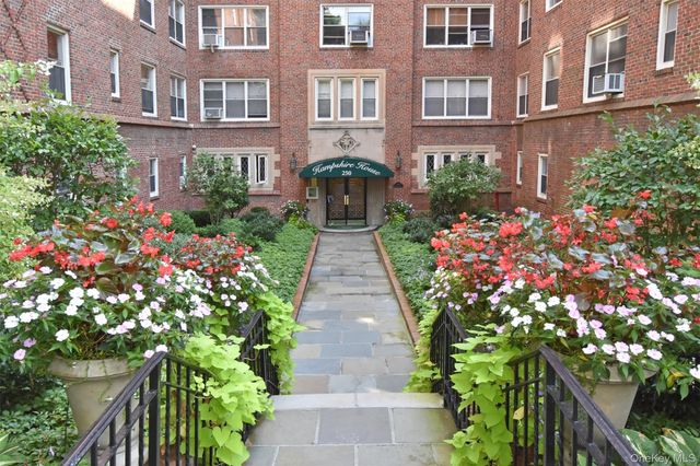 250 Bronxville Road 5A, Bronxville, NY 10708