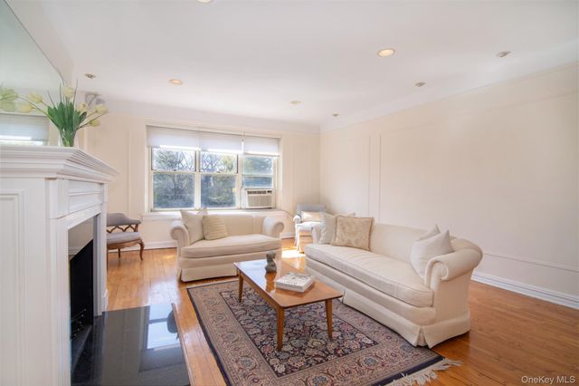 250 Bronxville Road 5A, Bronxville, NY 10708