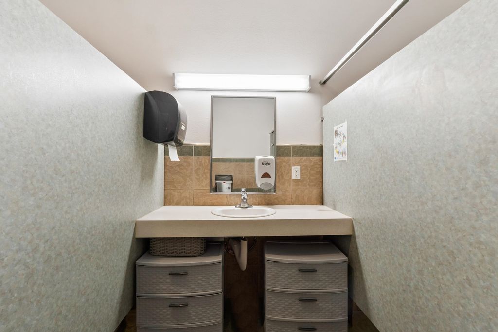 401 1/2 S Main St, Colville, WA 99114 photo 16