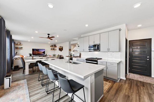 28252 Farm Creek Way, Valley Center, CA 92082