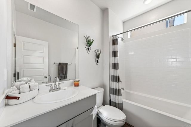 28252 Farm Creek Way, Valley Center, CA 92082