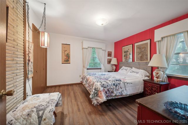 1392 Robin Hood Road, Eufaula, OK 74432