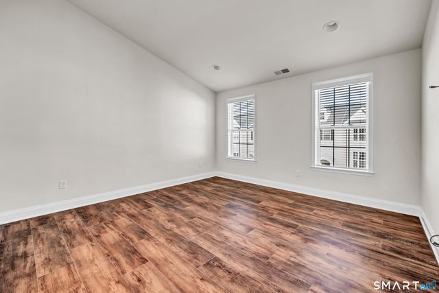 10 Putnam Lane 10, Danbury, CT 06810