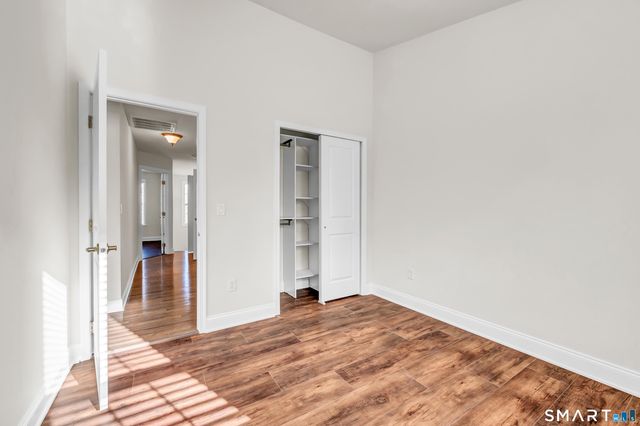 10 Putnam Lane 10, Danbury, CT 06810