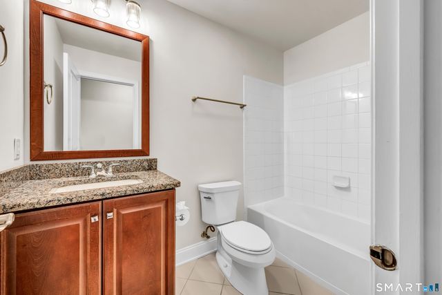 10 Putnam Lane 10, Danbury, CT 06810