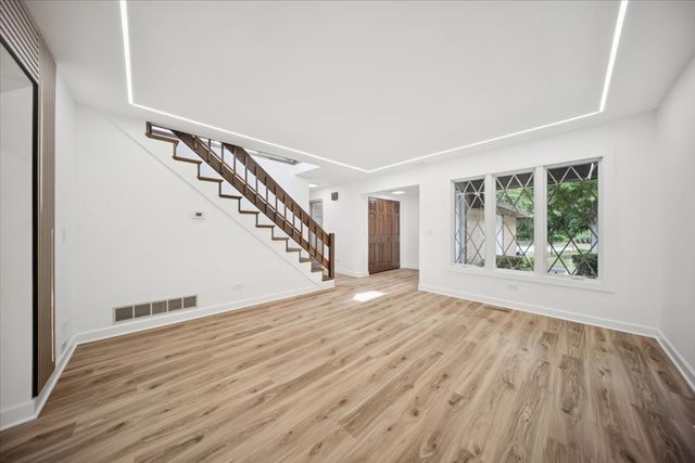 567 Cress Creek Lane, Crystal Lake, IL 60014