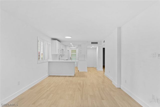 1300 Gulf Shore BLVD N 102, Naples, FL 34102