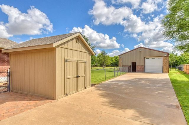 3853 Deer Brook Trail, Piedmont, OK 73078