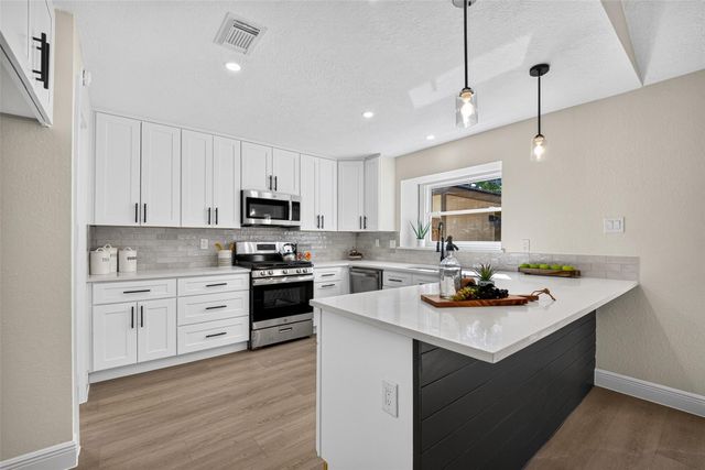 903 Chetwood Circle, League City, TX 77573