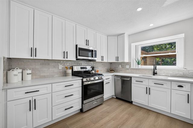 903 Chetwood Circle, League City, TX 77573