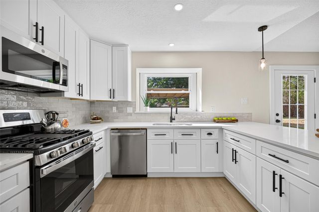 903 Chetwood Circle, League City, TX 77573