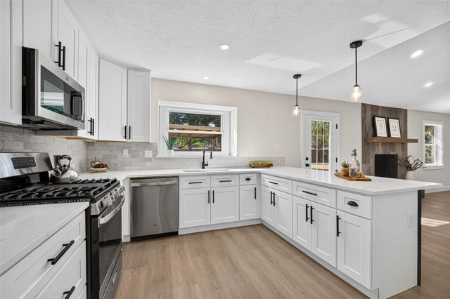 903 Chetwood Circle, League City, TX 77573
