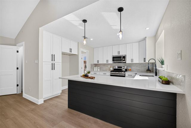 903 Chetwood Circle, League City, TX 77573