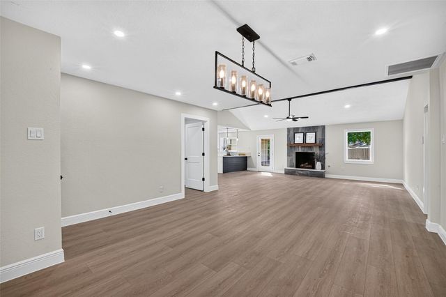 903 Chetwood Circle, League City, TX 77573