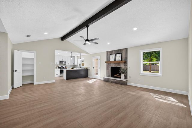 903 Chetwood Circle, League City, TX 77573