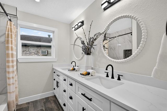 903 Chetwood Circle, League City, TX 77573