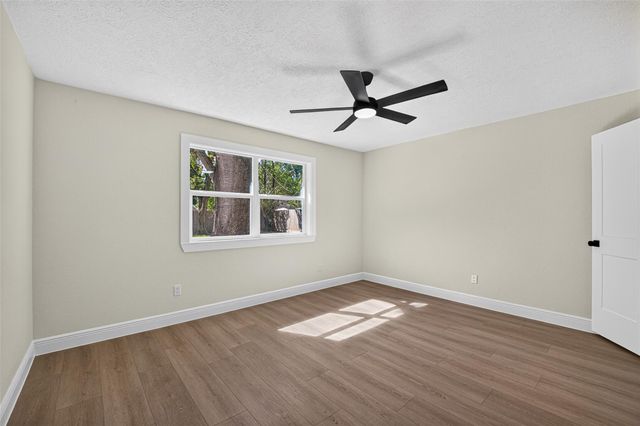 903 Chetwood Circle, League City, TX 77573