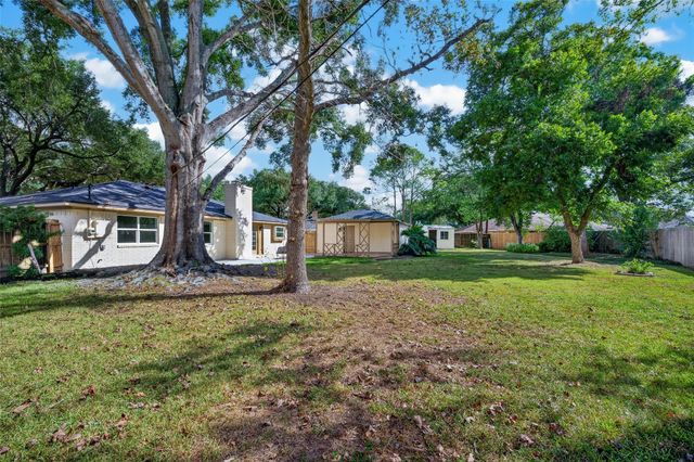 903 Chetwood Circle, League City, TX 77573
