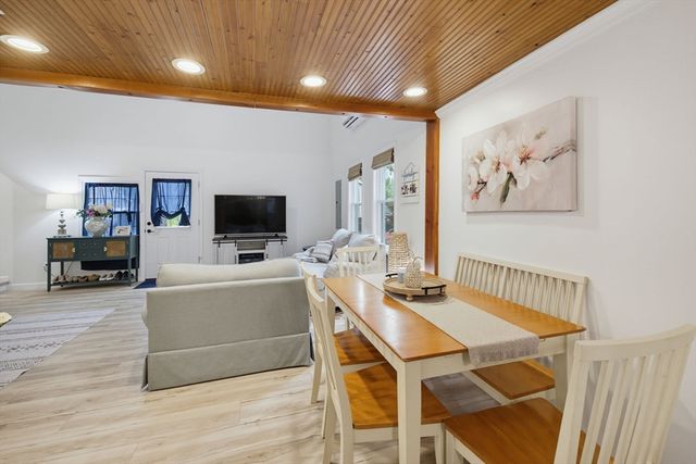 109 N Lake Ave, Southwick, MA 01077