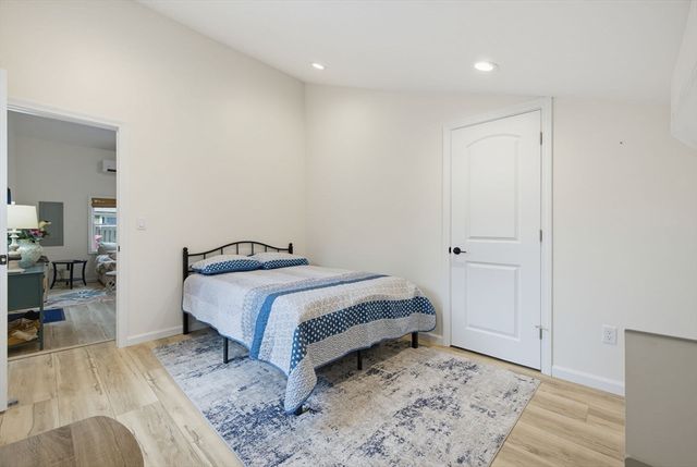 109 N Lake Ave, Southwick, MA 01077