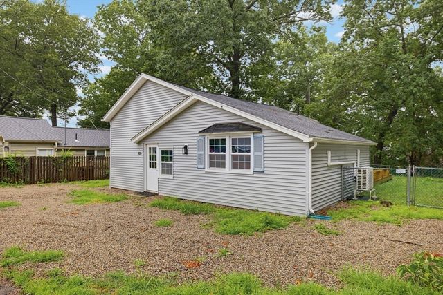 109 N Lake Ave, Southwick, MA 01077