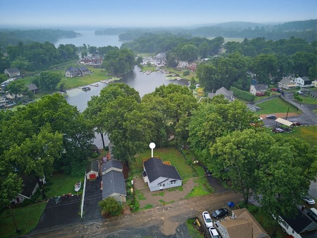 109 N Lake Ave, Southwick, MA 01077