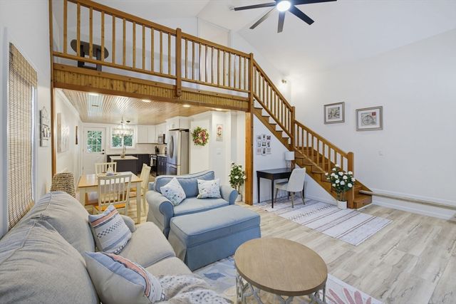 109 N Lake Ave, Southwick, MA 01077