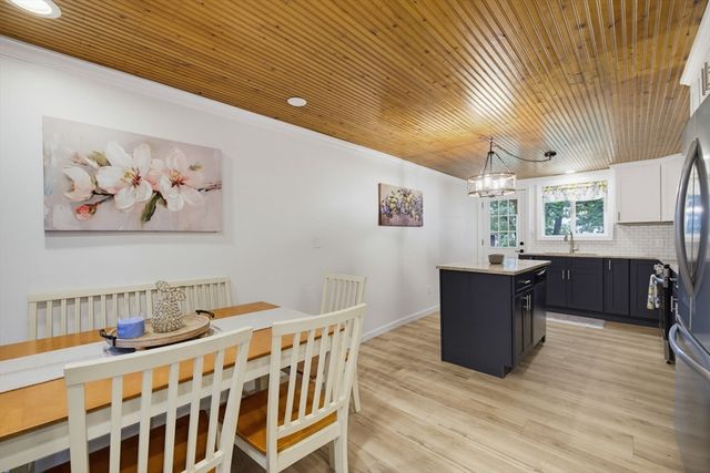 109 N Lake Ave, Southwick, MA 01077