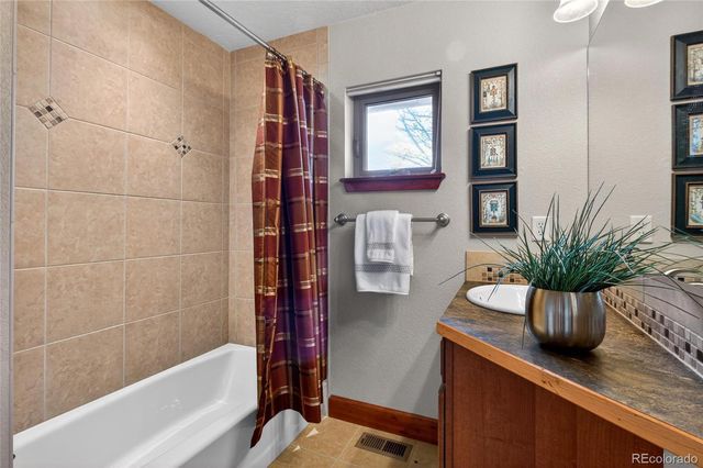 7204 Vallevue Drive, Greeley, CO 80634