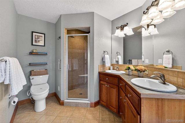 7204 Vallevue Drive, Greeley, CO 80634