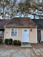 922 S Lipona Road, Tallahassee, FL 32304