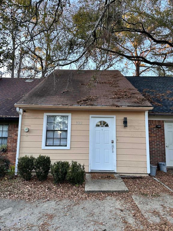 922 S Lipona Road, Tallahassee, FL 32304