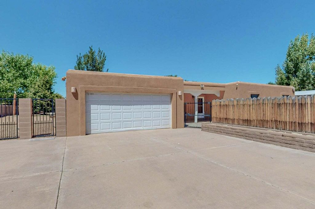 501 Calle De La Angel, Bernalillo, NM 87004