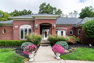 8454 Grays Drive, Grosse Ile Township, MI 48138