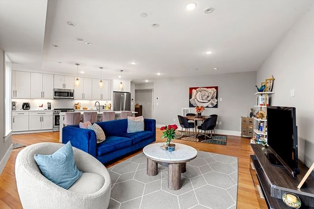 150 Hancock St 102, Quincy, MA 02171