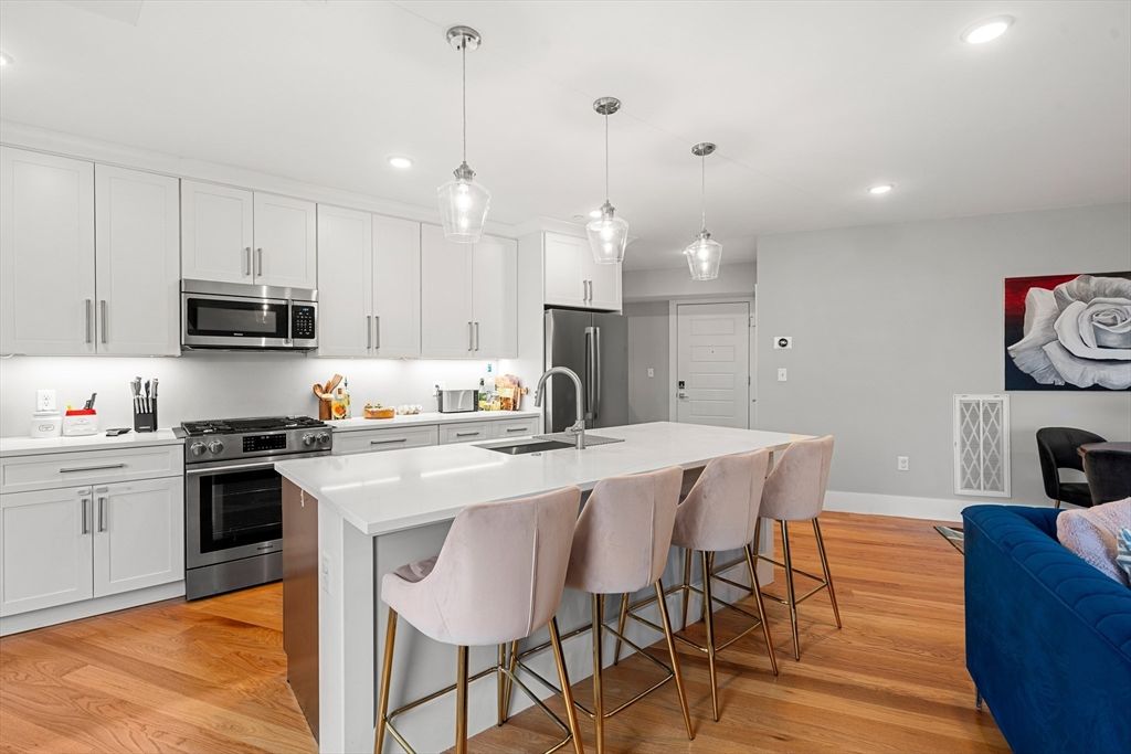 150 Hancock St 102, Quincy, MA 02171