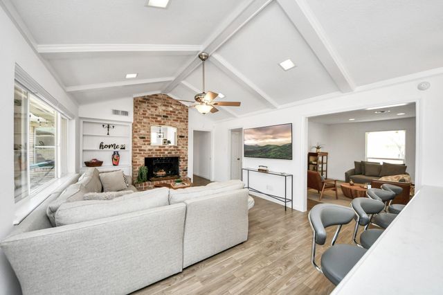 1307 Blue Willow Drive, Houston, TX 77042