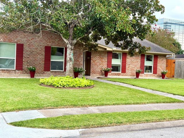 1307 Blue Willow Drive, Houston, TX 77042