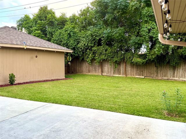 1307 Blue Willow Drive, Houston, TX 77042