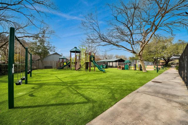 1307 Blue Willow Drive, Houston, TX 77042