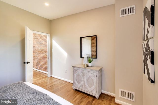 1238 LINDEN PL NE, Washington, DC 20002