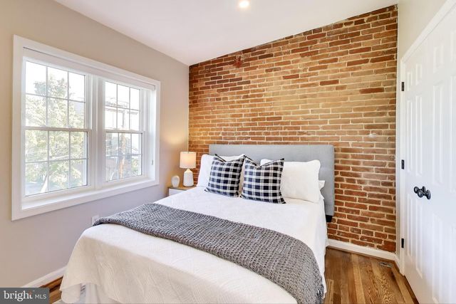 1238 LINDEN PL NE, Washington, DC 20002