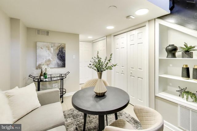 1238 LINDEN PL NE, Washington, DC 20002