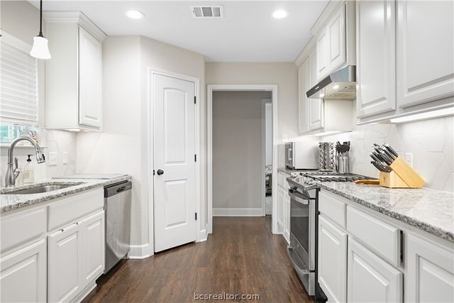 1017 Dove Chase Lane, College Station, TX 77845